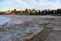 سیلابی شدن رودخانه زاینده رود پس از بارش های شدید باران