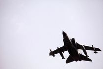 کشته و زخمی شدن دهها غیرنظامی در حمله جنگنده های آمریکا به سوریه
