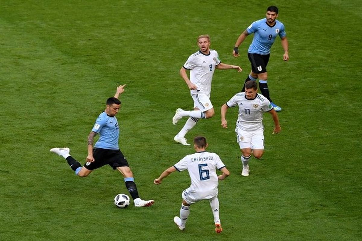 برتری اروگوئه مقابل روسیه در نیمه نخست