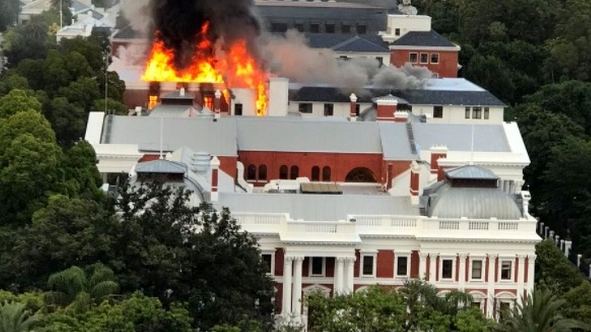 پارلمان آفریقای جنوبی آتش گرفت