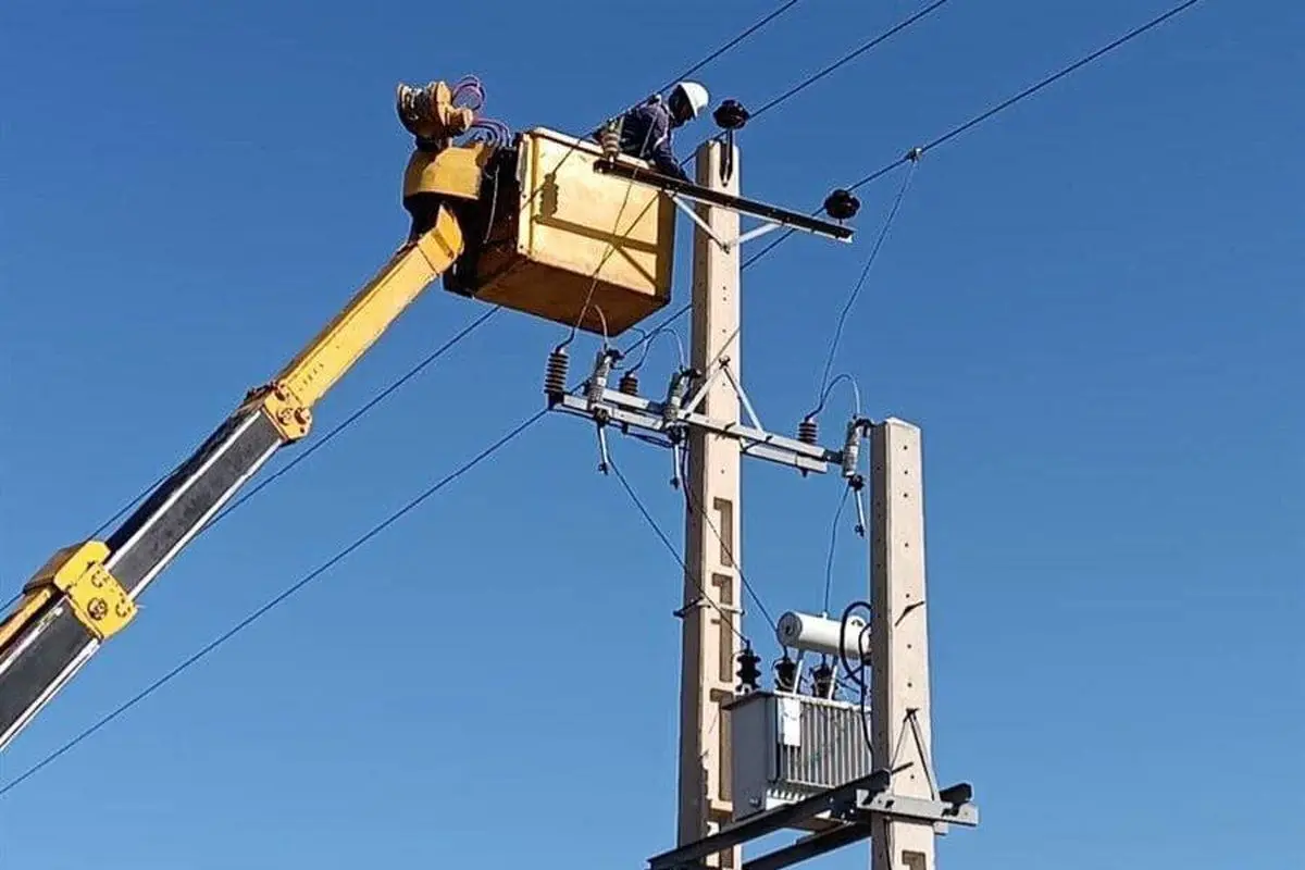 بازگشت سریع برق به روستای صعبالعبور شهوروخ پس از طوفان شدید با تلاش نیروهای مدیریت برق بشاگرد