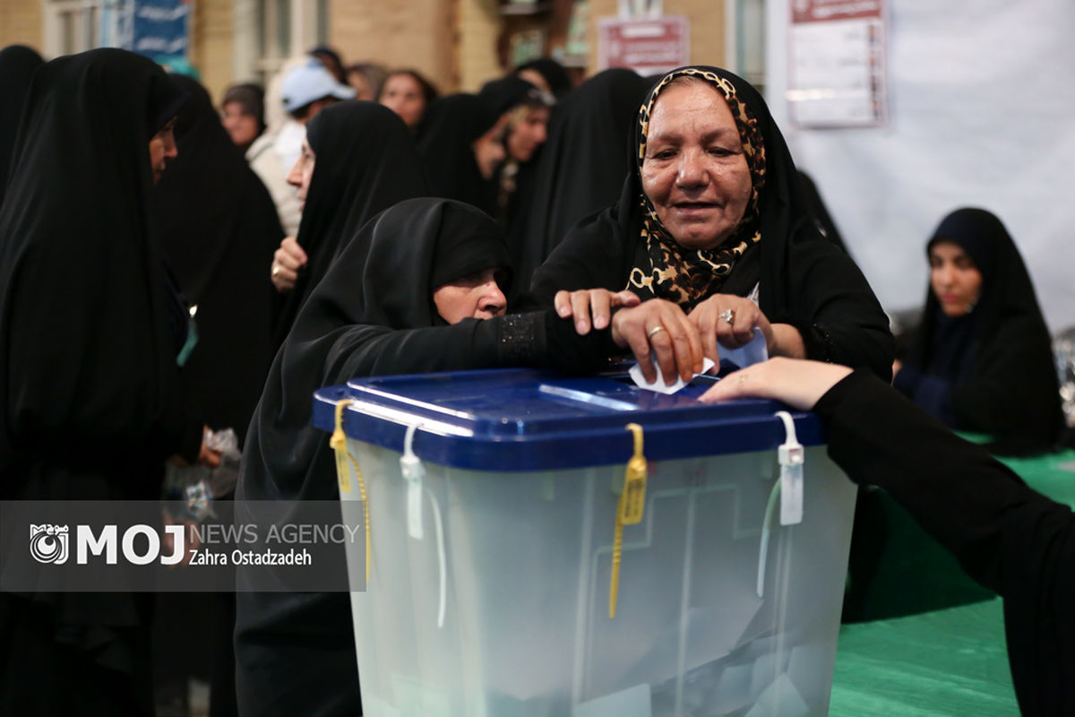 جلوه های حضور زائران بارگاه رضوی در انتخابات