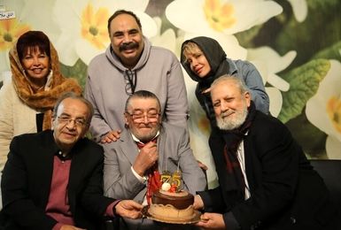 رضا رویگری ۷۵ ساله شد/جشن ساده و صمیمی برای بازیگر قدیمی