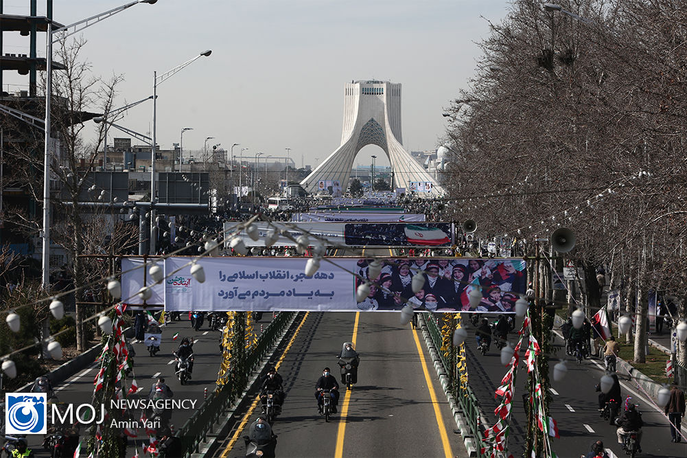 راهپیمایی ویژه و متفاوت ۲۲ بهمن در فجر ۴۲/ سامانه پدافندی سوم خرداد به نمایش درآمد