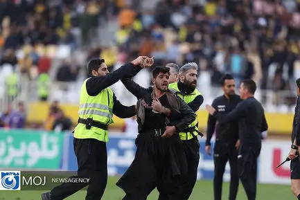 دیدار تیم های فوتبال سپاهان و پرسپولیس