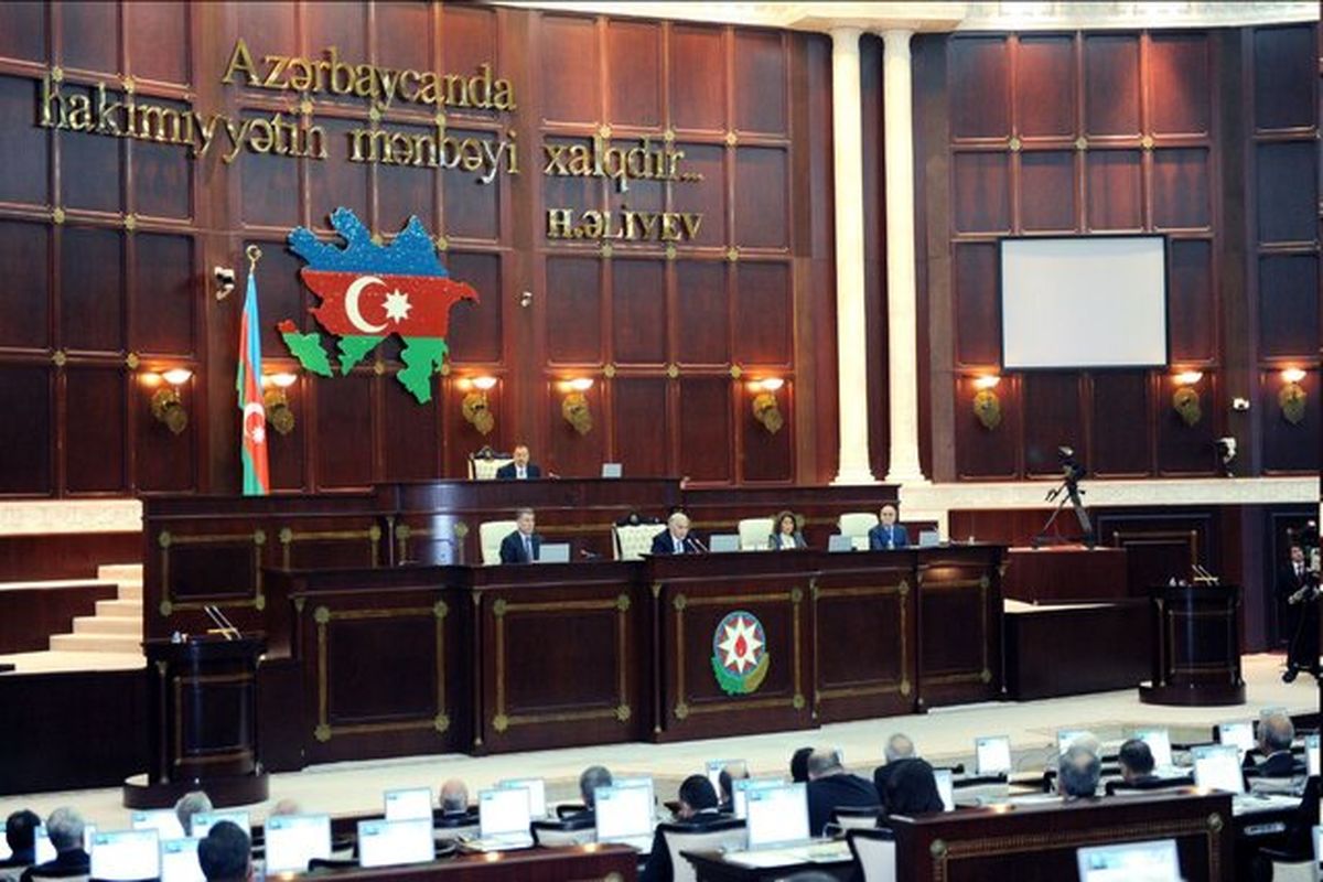 الهام علی‌اف مجلس ملی آذربایجان را منحل کرد