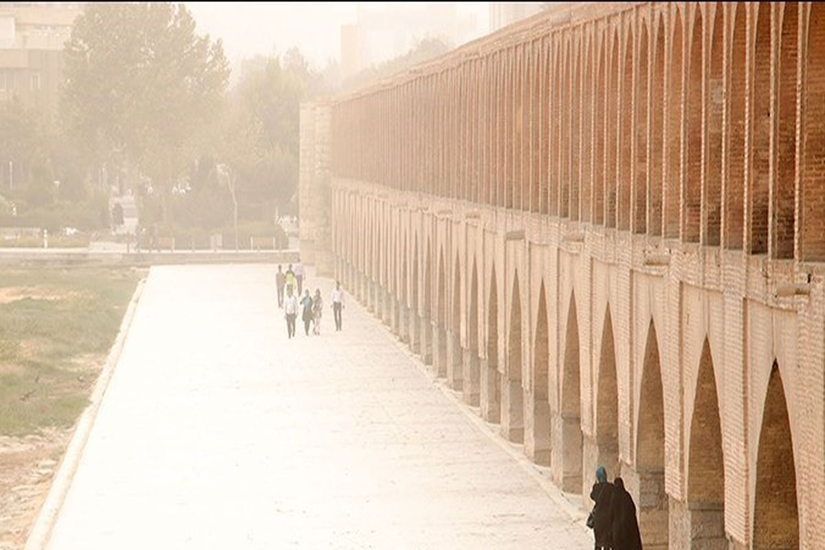 هوای نقاط مرکزی شهر اصفهان برای عموم در شرایط ناسالم است