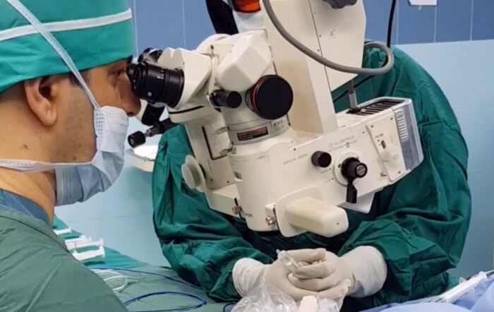 تمامی اعمال جراحی چشم در بیمارستان شهید محمدی انجام می شود