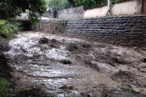 جاری شدن سیلاب در ۲ روستای خوانسار و گلپایگان