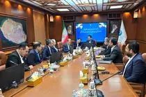 جامعه بازاریان و بازرگانان کیش با مدیرعامل سازمان گفت و گو کردند