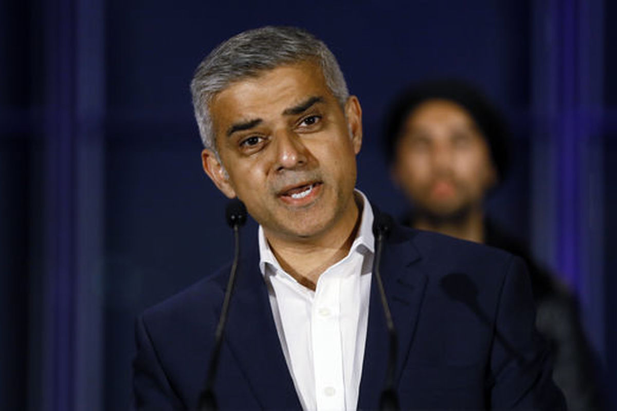 مخالفت شهردار مسلمان لندن با نصب آگهی های بازرگانی غیر اخلاقی