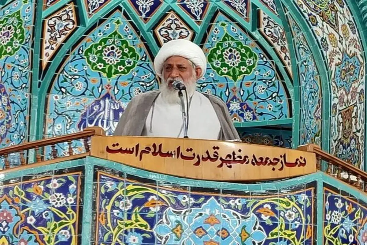 تأکید امام جمعه میناب بر حفظ خطوط قرمز و وحدت ملی