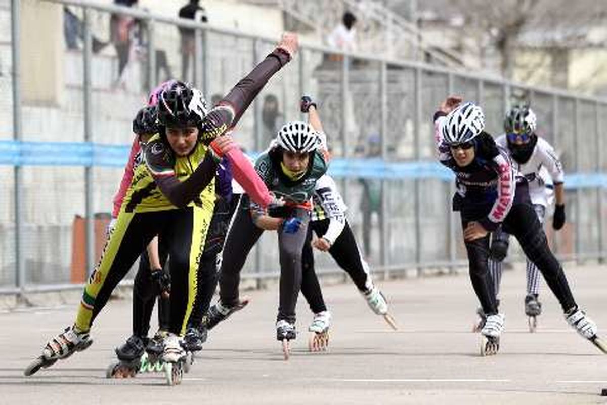دختران اسکیت سوار هرمزگانى قهرمان کشور شدند 