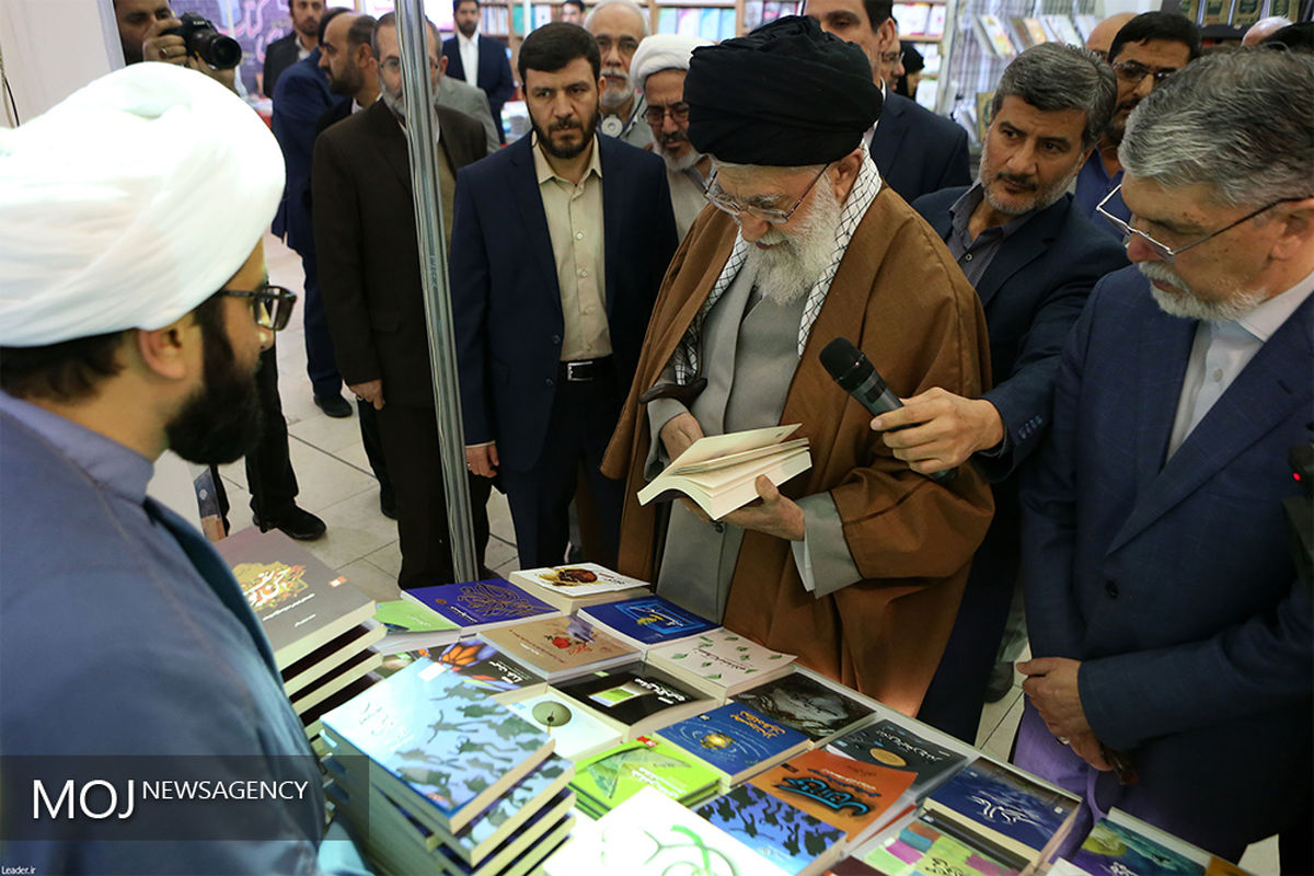جزییات بازدید مقام معظم رهبری از نمایشگاه کتاب تهران/بیست و دومین بازدید در سی و دومین نمایشگاه