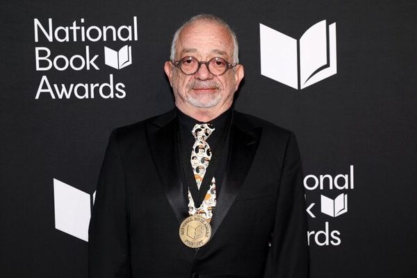 نویسنده لبنانی با روایتی طنز و تلخ از تاریخ لبنان بر صدر ادبیات آمریکا نشست