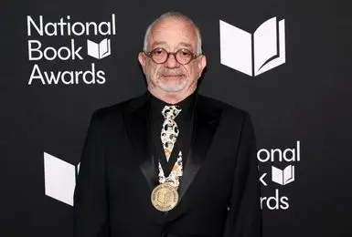 نویسنده لبنانی با روایتی طنز و تلخ از تاریخ لبنان بر صدر ادبیات آمریکا نشست