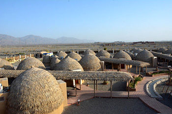 نخستین هتل کپری جهان در ایران