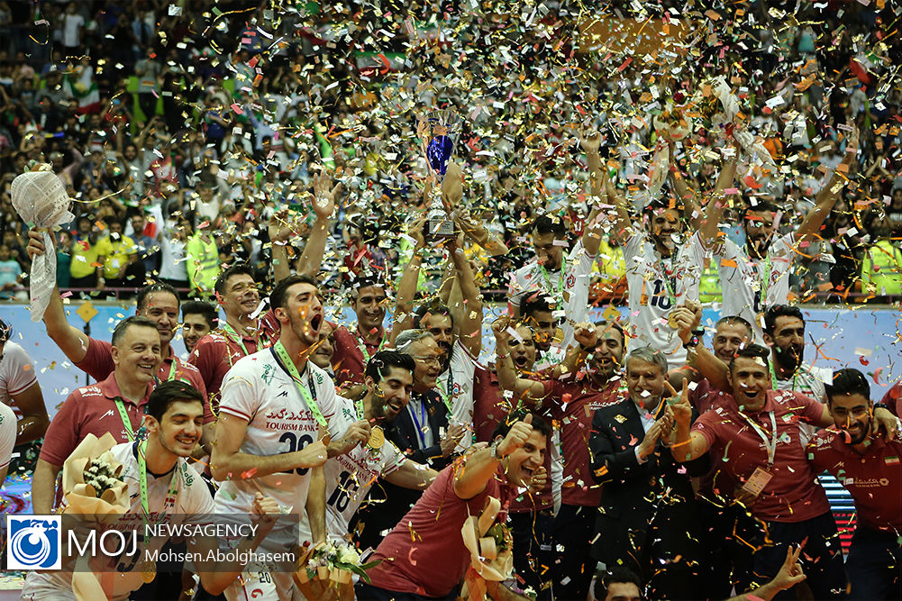 اهدای بیستمین جام قهرمانی والیبال آسیا به ایران
