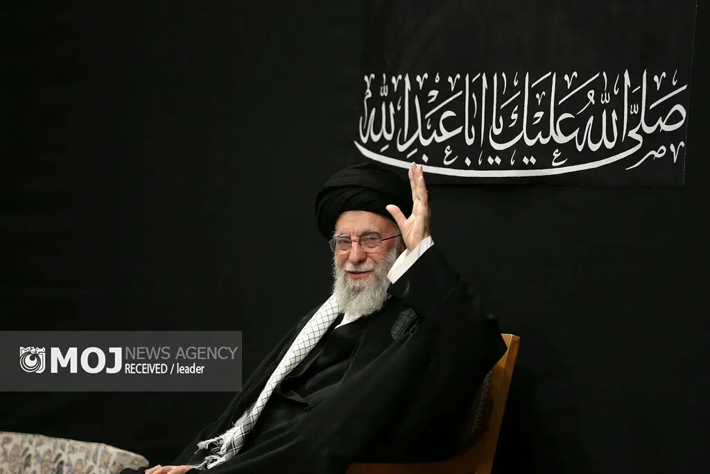 کاریکاتوریست مشهور عرب، حضور رهبری در حسینیه امام خمینی را جهانی کرد+ عکس