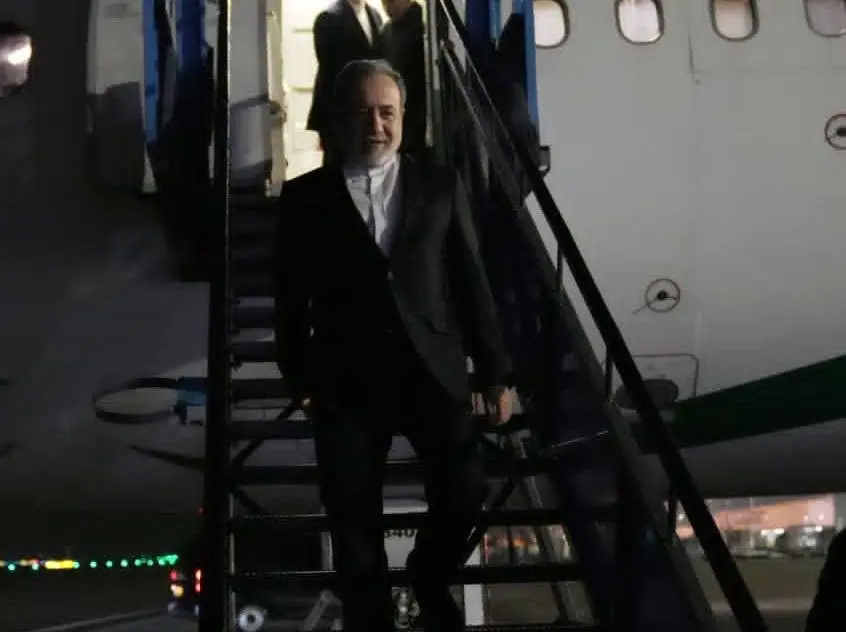 وزیر امور خارجه عازم هلند شد