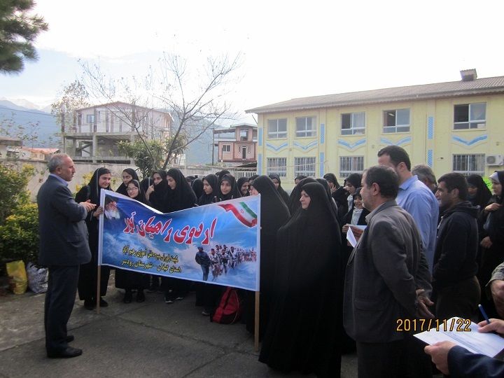 اعزام  دانش آموزان دختر منطقه رحیم آباد به اردوهای مناطق عملیاتی جنوب کشور 