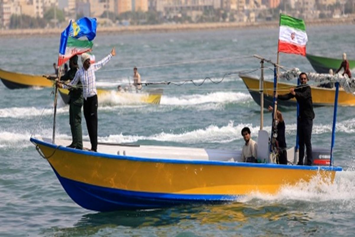 رژه 1000 شناوری مردمی در سواحل خلیج فارس و تنگه هرمز برگزار شد