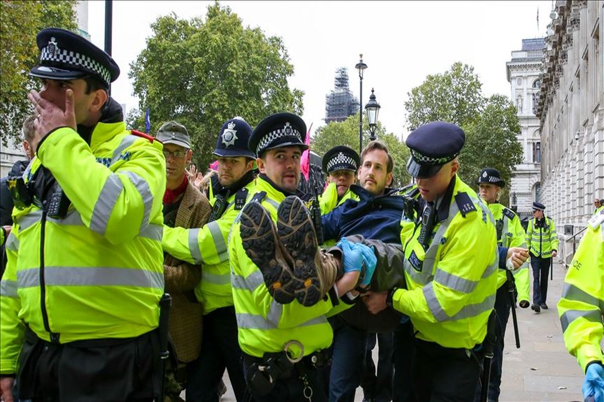 بازداشت بیش از 200 نفر در تظاهرات فعالان آب و هوایی در لندن