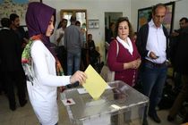 مردم ترکیه به حکومت ریاستی رای می دهند