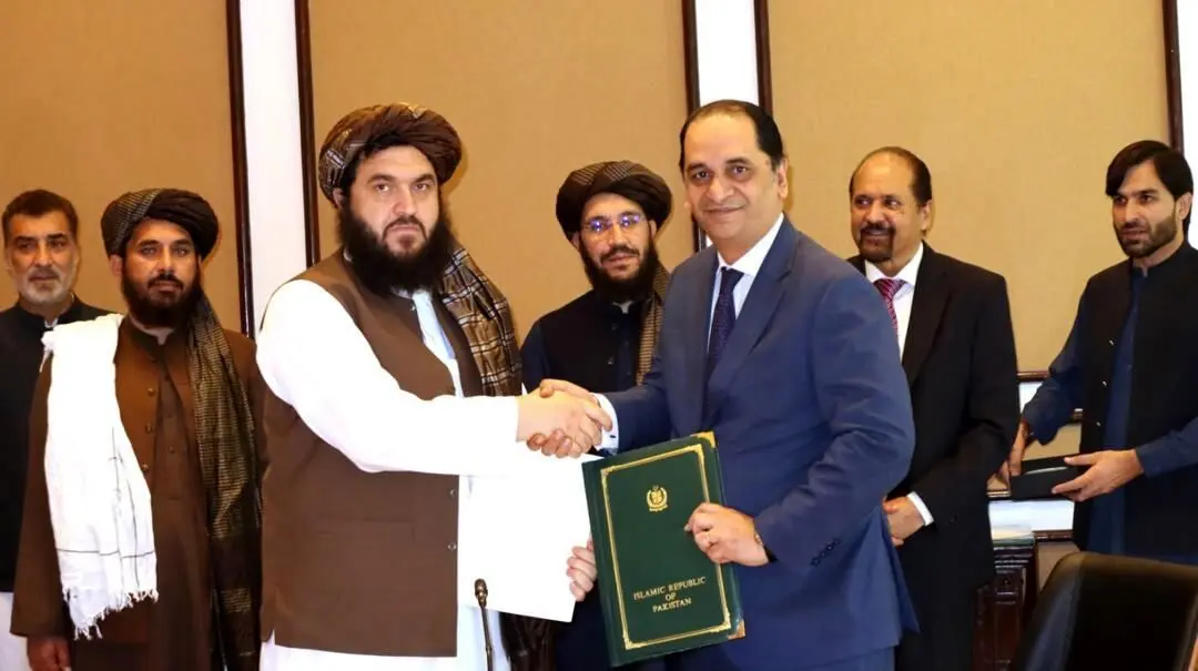 افغانستان و پاکستان توافقنامه تجارت ترجیحی امضا کردند