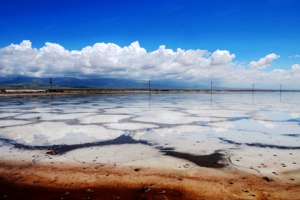 منشا 70 درصد از طوفان های گردوغبار قم اراضی اطراف دریاچه نمک است