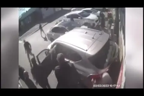 فیلم دلخراش له شدن یک دختر جوان در تصادفی شدید 