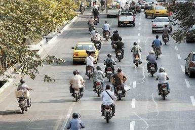 صدور طرح یک روزه گواهینامه موتورسیکلت‌سواران همچنان ادامه دارد