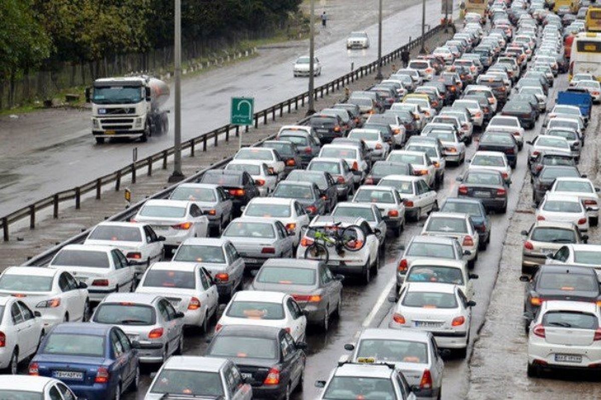 آخرین وضعیت ترافیکی جاده های کشور/ ترافیک نیمه سنگین در آزاد راه تهران- کرج