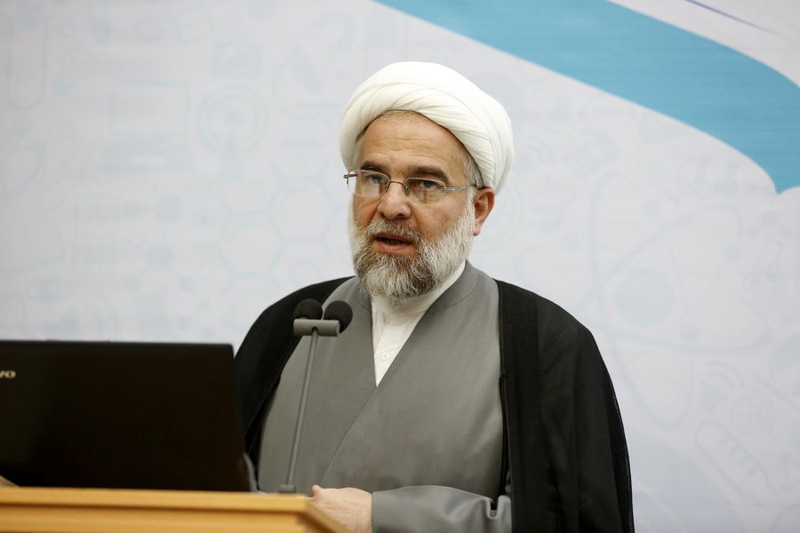 آینده، وحدت و آرامش سه محور مهم دستیابی به ایرانی مقتدر است