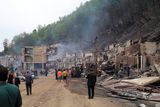 صحنه‌هایی دردناک از ‌وضعیت مردم پس از آتش‌سوزی در امام‌زاده ابراهیم شفت‌+فیلم
