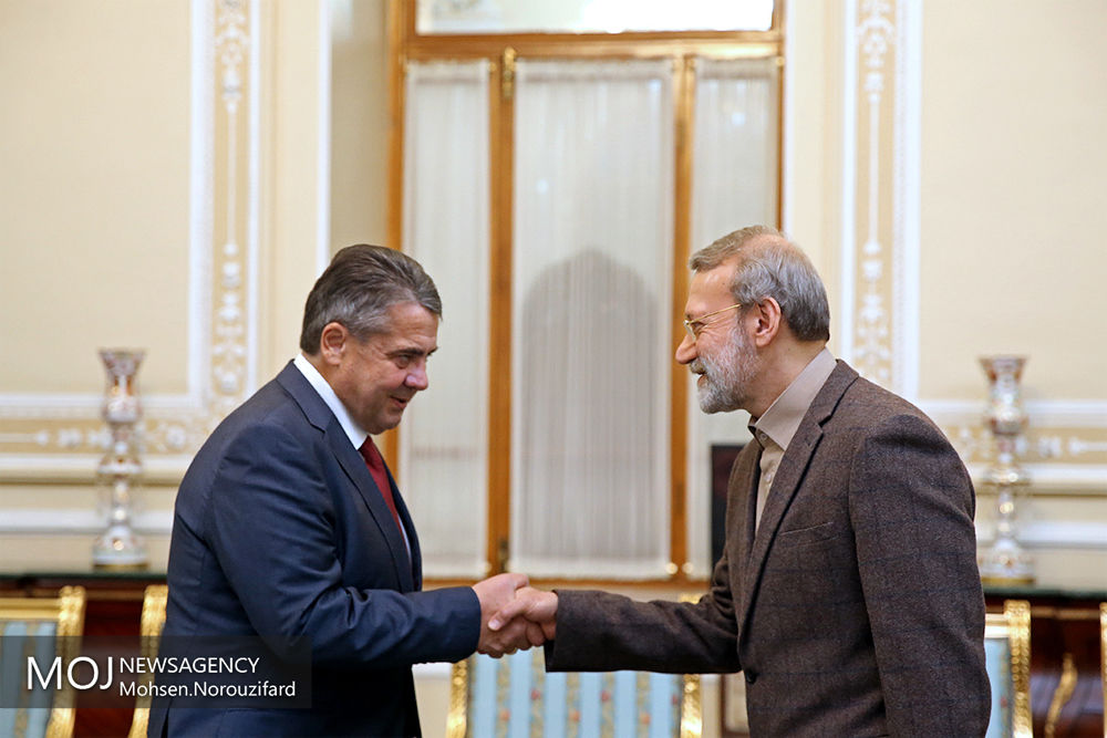 دیدار وزیر امور خارجه پیشین آلمان با علی لاریجانی