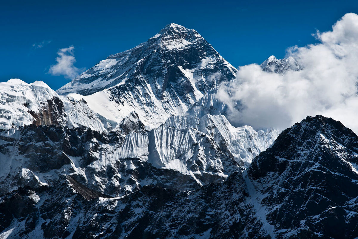 صعود به قله اورست به دلیل جلوگیری از گسترش ویروس کرونا ممنوع شد