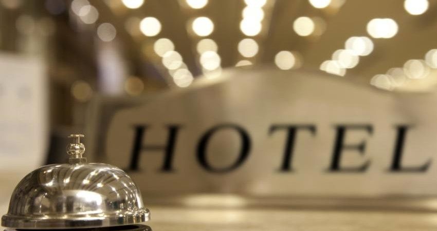 تعطیلی هتل‌ها و دیگر محدودیت‌های سفر در پی تعطیلات کرونایی