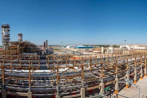 نصب اولین فلر زمینی ایران/ درود بر شرف تک‌تک فرماندهان جبهه تولید