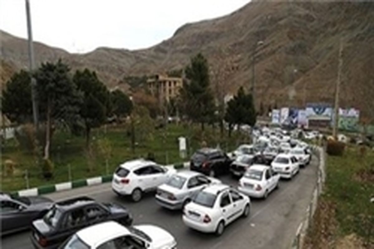 آزادراه کرج - تهران زیر بار ترافیک سنگین است