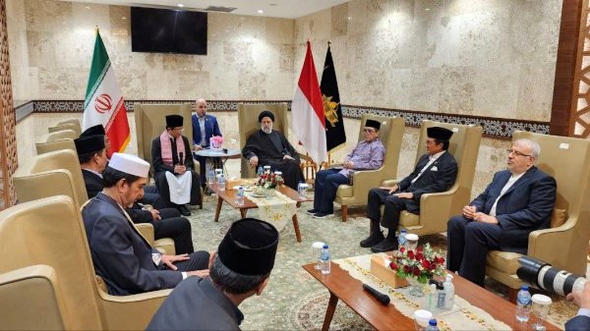 حضور رئیس جمهور در مسجد استقلال جاکارتا 