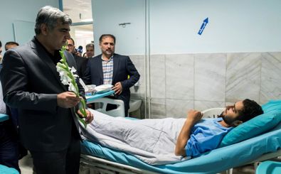 عیادت استاندار گیلان از بیماران در بیمارستان امام‌ خمینی(ره) صومعه‌سرا 