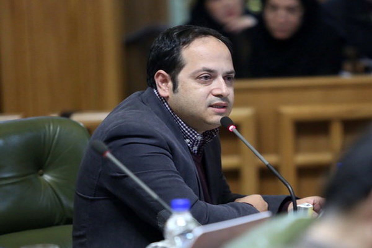 تذکر به پیروز حناچی به دلیل بوی نامطبوع تهران در صحن شورای شهر