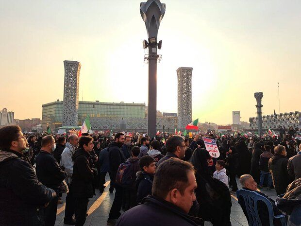 مراسم گرامی‌داشت حماسه ۹ دی در میدان امام حسین (ع) تهران آغاز شد