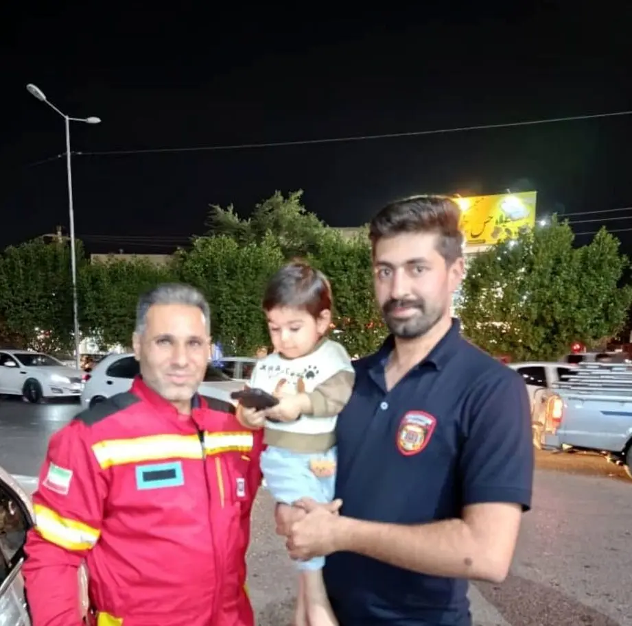 کودک ۲ ساله گرفتار در خودرو نجات یافت