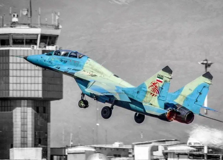 روابط عمومی نهاجا درباره عبور جنگنده خودی از آسمان تهران توضیح داد