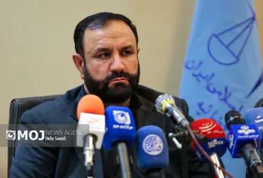 بازدید میدانی دادستان تهران و ۱۰۵ قاضی از زندان‌های استان/آزادی ۱۱۳ محکوم واجد شرایط قانونی