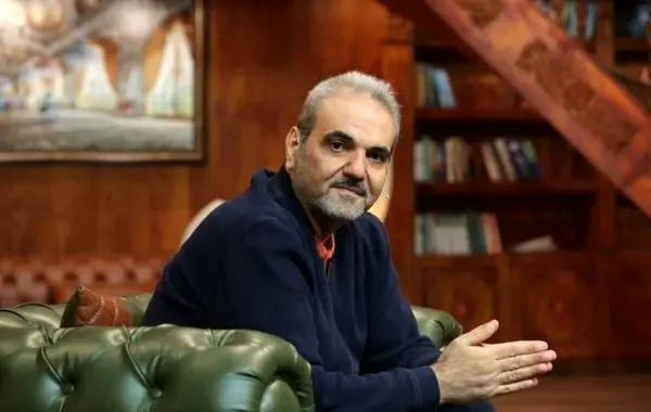 کنایه سنگین خیابانی به استقلال با عدد ۷ و آب و گل! + فیلم