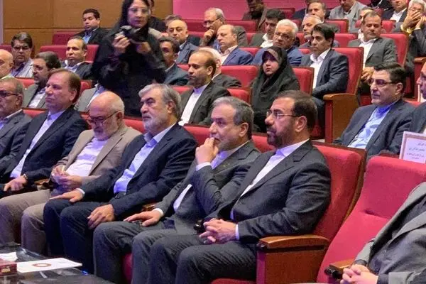 آغاز بکار اولین نشست منطقه‌ای دیپلماسی استانی در شیراز با حضور وزیر امور خارجه 