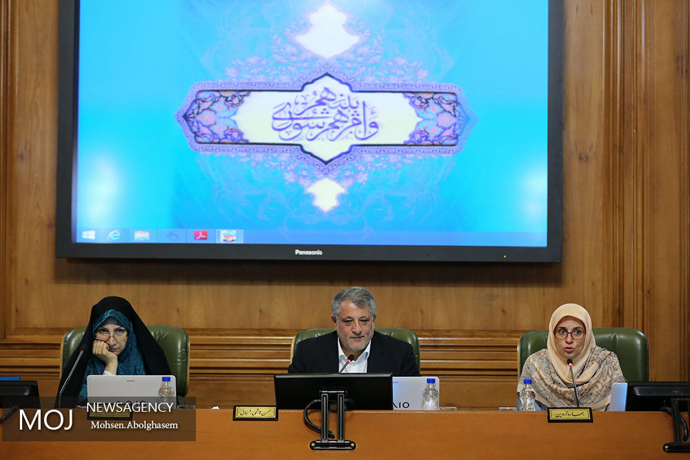 انصاری لاری همچنان کاندیدا شهرداری تهران است